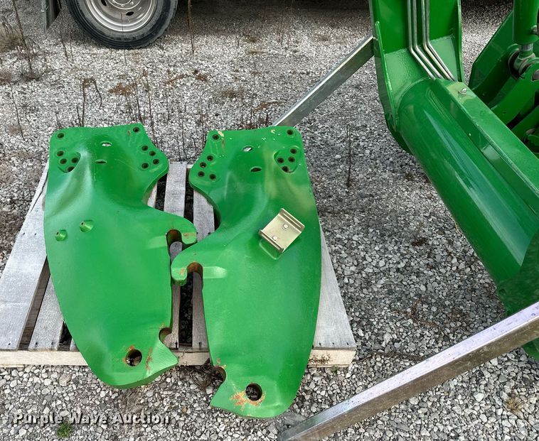 image for item OF9131 John Deere 746  loader