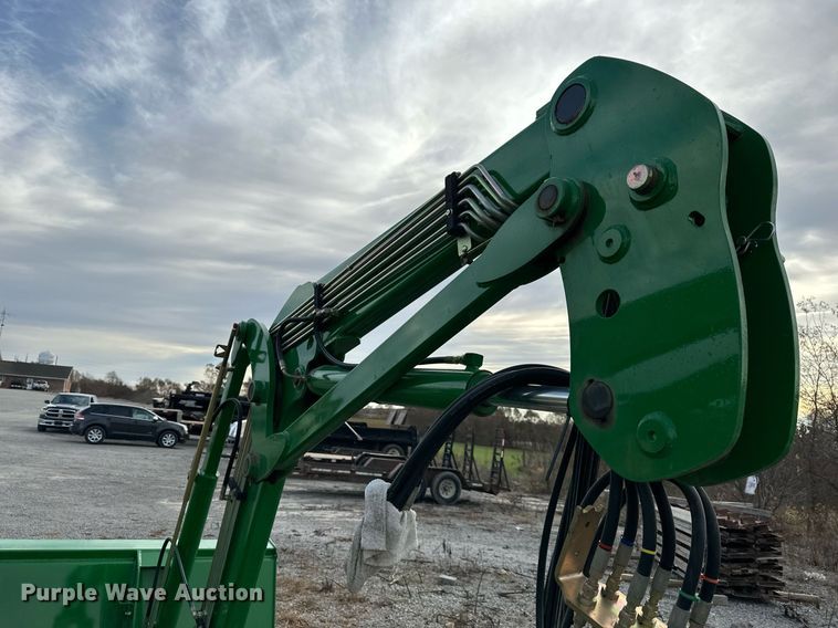 image for item OF9131 John Deere 746  loader