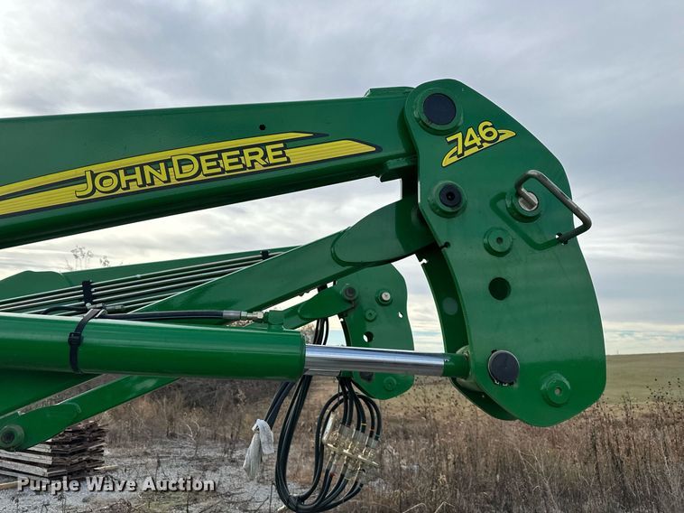 image for item OF9131 John Deere 746  loader