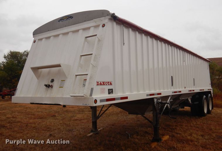 image for item OF9565 2005 Dakota  grain trailer
