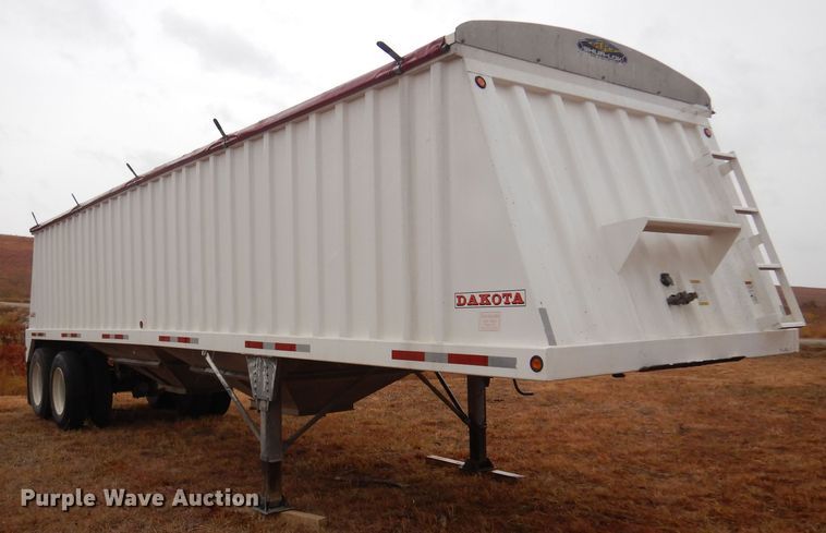 image for item OF9565 2005 Dakota  grain trailer