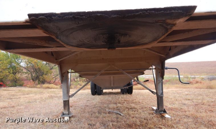 image for item OF9565 2005 Dakota  grain trailer