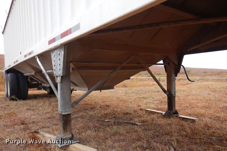 image for item OF9565 2005 Dakota  grain trailer