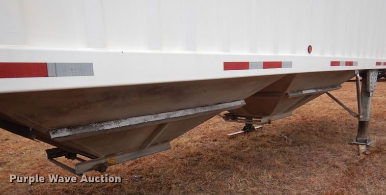 image for item OF9565 2005 Dakota  grain trailer