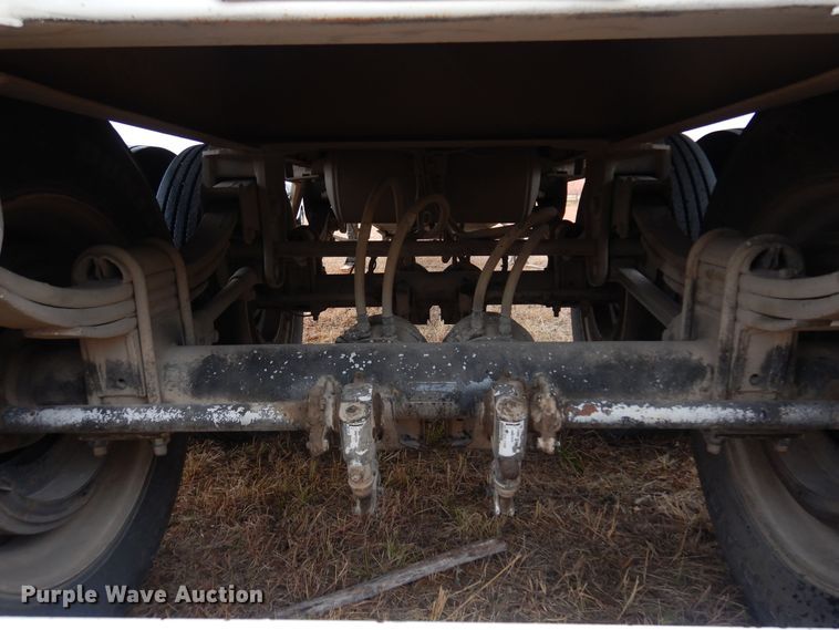 image for item OF9565 2005 Dakota  grain trailer