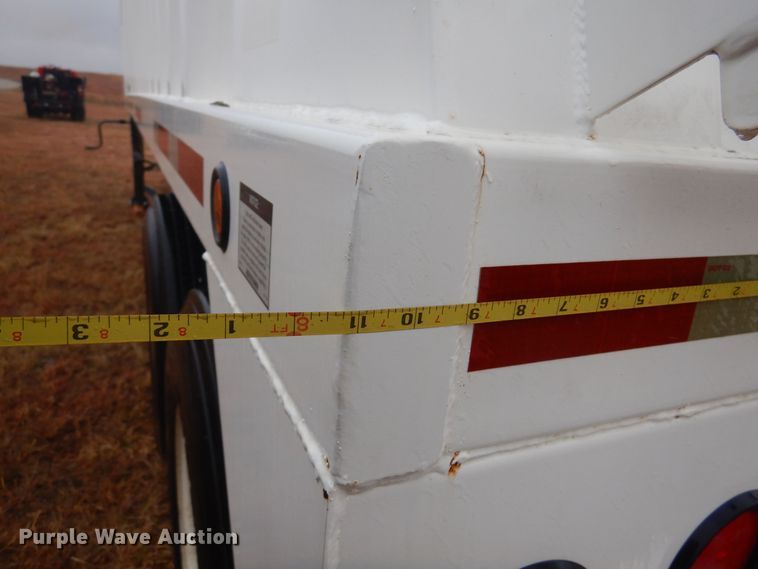 image for item OF9565 2005 Dakota  grain trailer