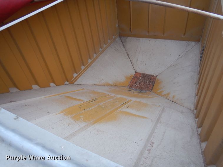 image for item OF9565 2005 Dakota  grain trailer