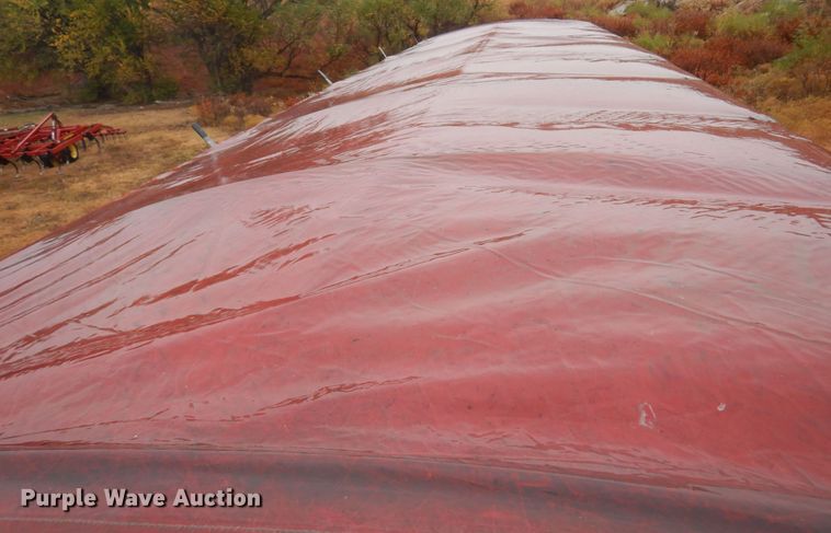 image for item OF9565 2005 Dakota  grain trailer