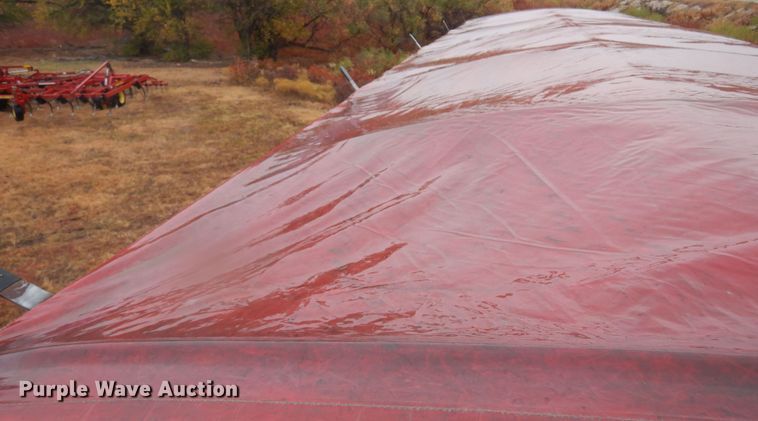 image for item OF9565 2005 Dakota  grain trailer