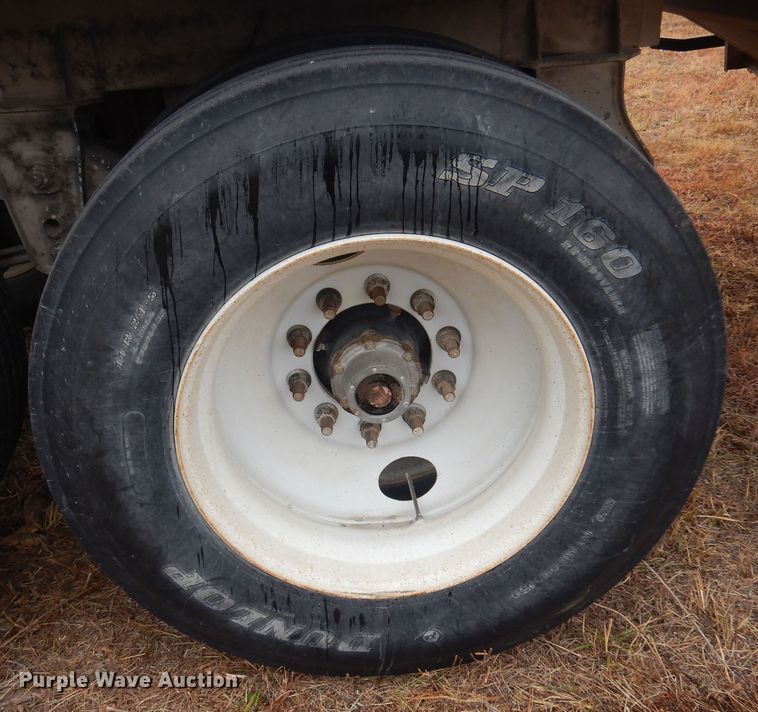 image for item OF9565 2005 Dakota  grain trailer