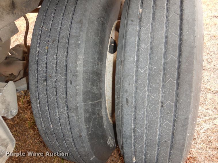 image for item OF9565 2005 Dakota  grain trailer