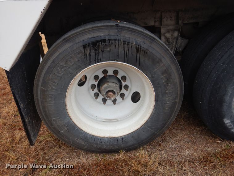 image for item OF9565 2005 Dakota  grain trailer