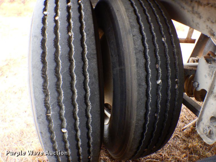 image for item OF9565 2005 Dakota  grain trailer