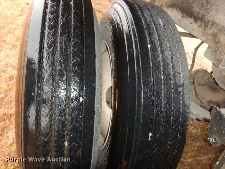 image for item OF9565 2005 Dakota  grain trailer