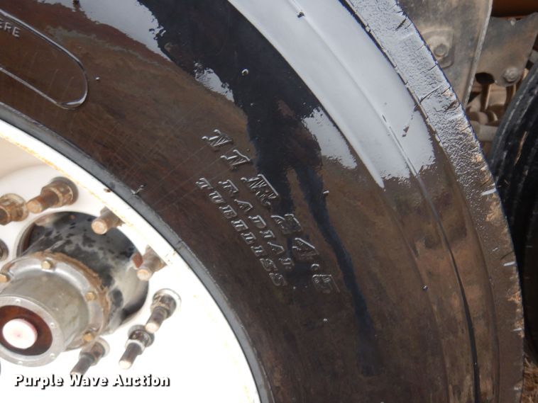 image for item OF9565 2005 Dakota  grain trailer