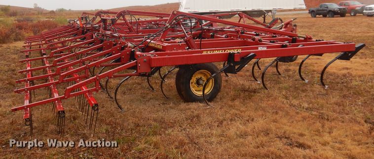 image for item OF9566 Sunflower 5135  field cultivator