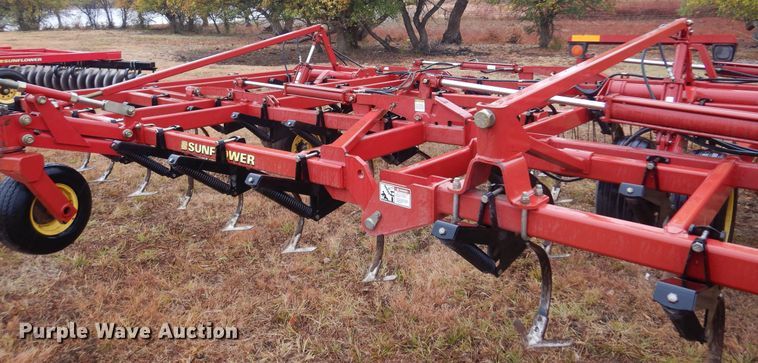 image for item OF9566 Sunflower 5135  field cultivator