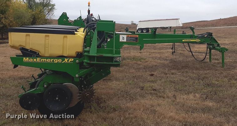 image for item OF9568 John Deere 1770NT  planter