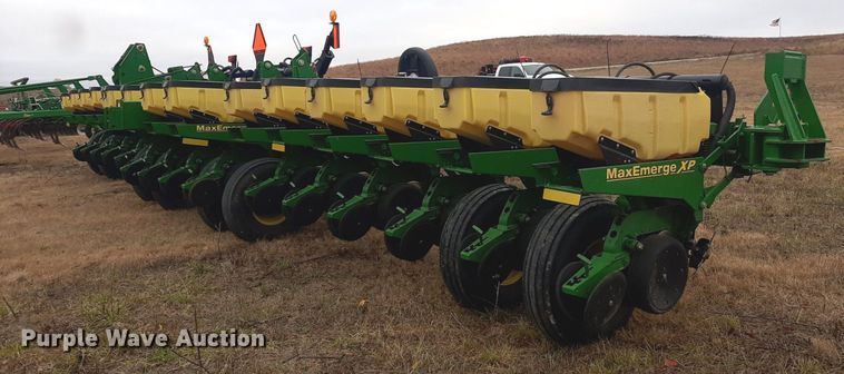 image for item OF9568 John Deere 1770NT  planter