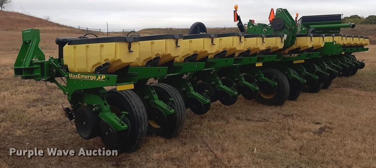 image for item OF9568 John Deere 1770NT  planter