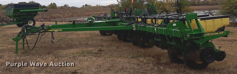 image for item OF9568 John Deere 1770NT  planter