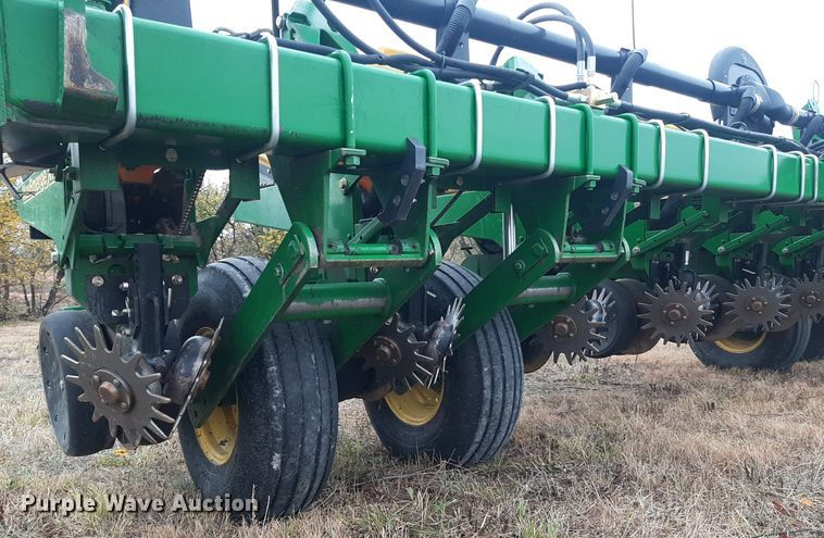 image for item OF9568 John Deere 1770NT  planter