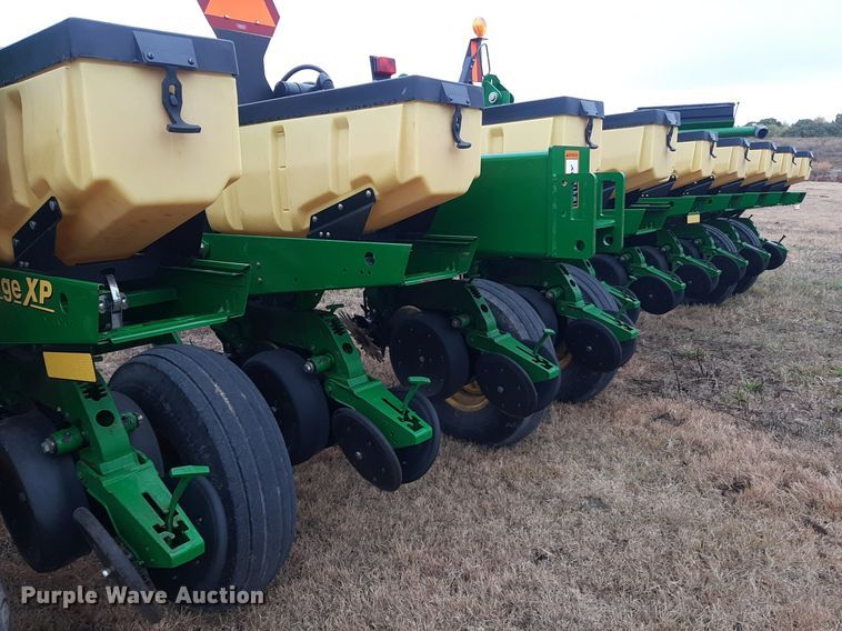 image for item OF9568 John Deere 1770NT  planter
