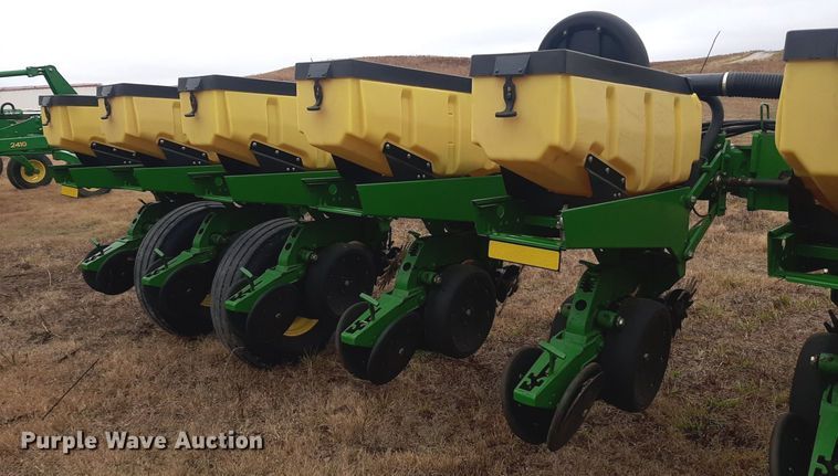 image for item OF9568 John Deere 1770NT  planter