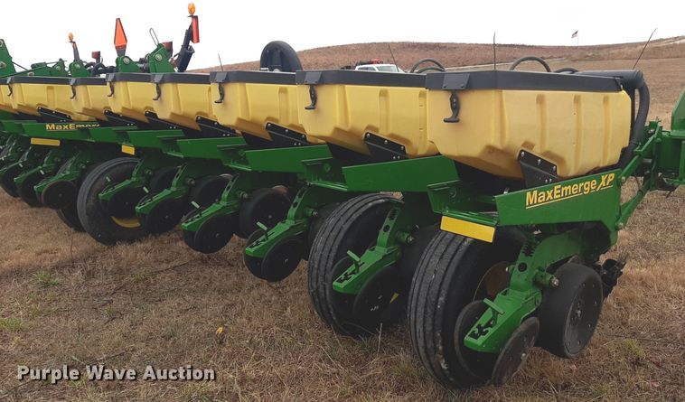 image for item OF9568 John Deere 1770NT  planter