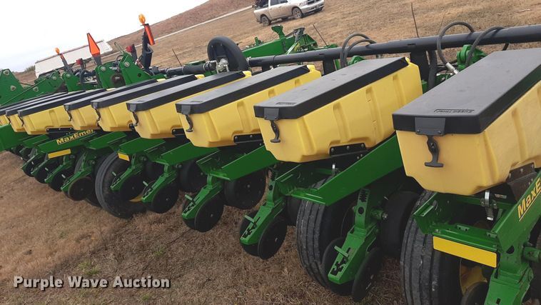 image for item OF9568 John Deere 1770NT  planter