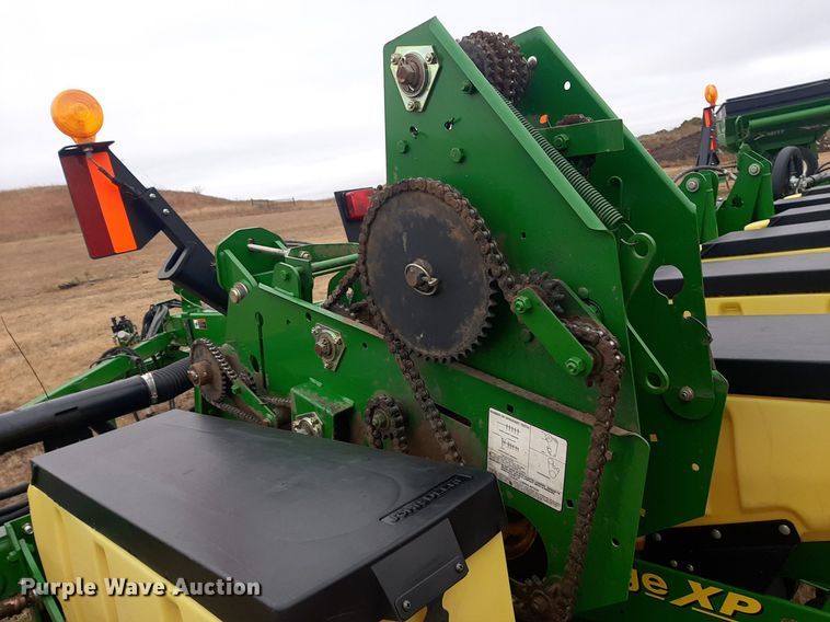 image for item OF9568 John Deere 1770NT  planter