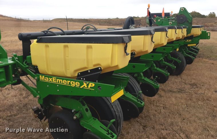 image for item OF9568 John Deere 1770NT  planter