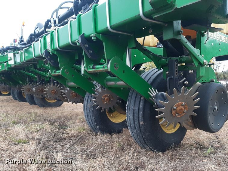 image for item OF9568 John Deere 1770NT  planter