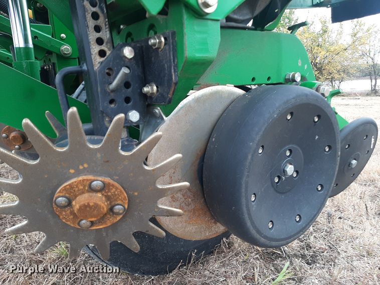 image for item OF9568 John Deere 1770NT  planter
