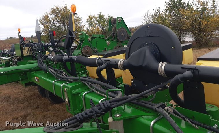 image for item OF9568 John Deere 1770NT  planter