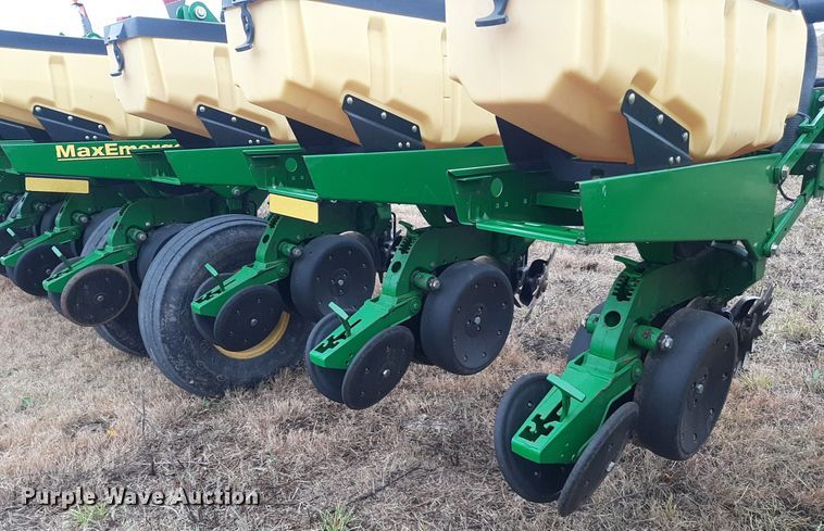 image for item OF9568 John Deere 1770NT  planter