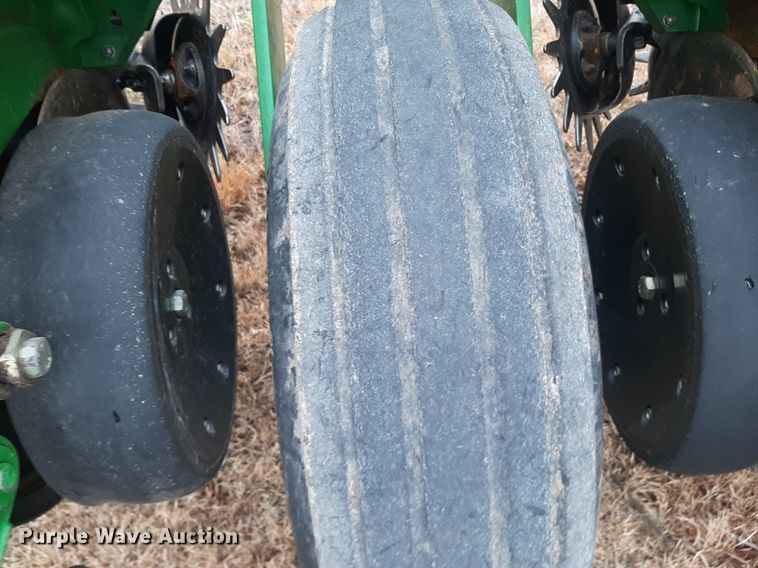 image for item OF9568 John Deere 1770NT  planter