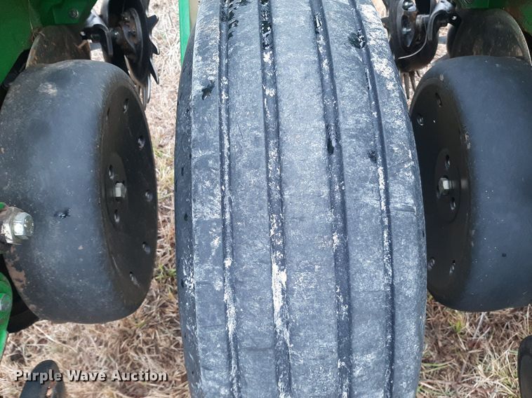 image for item OF9568 John Deere 1770NT  planter