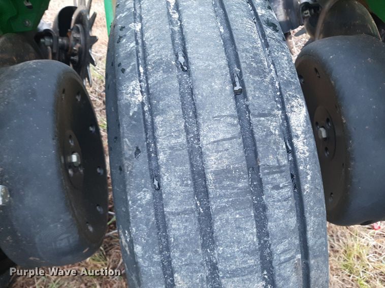 image for item OF9568 John Deere 1770NT  planter