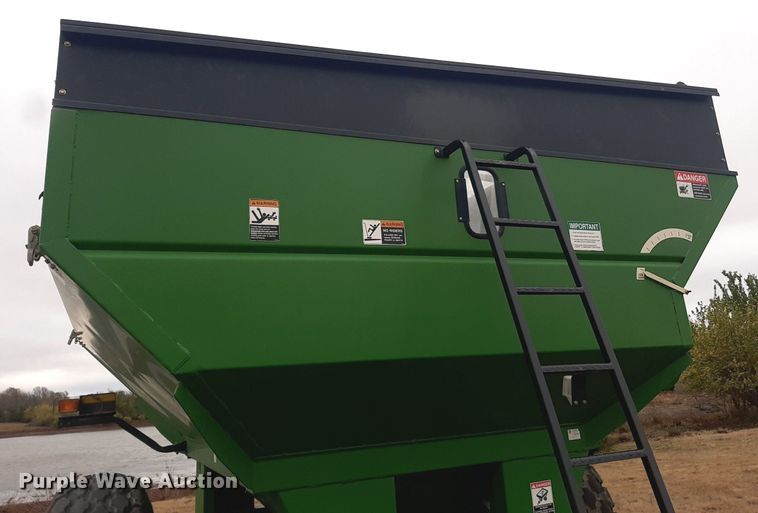 image for item OF9570 Brent 572  grain cart