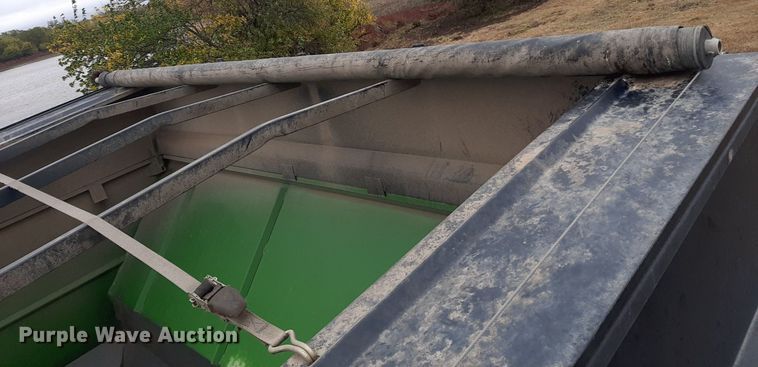 image for item OF9570 Brent 572  grain cart