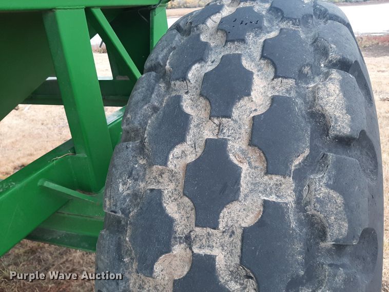 image for item OF9570 Brent 572  grain cart