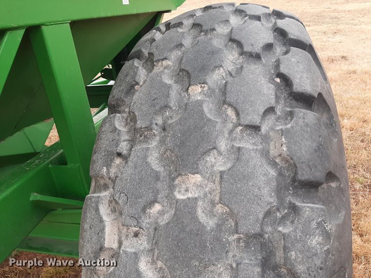 image for item OF9570 Brent 572  grain cart