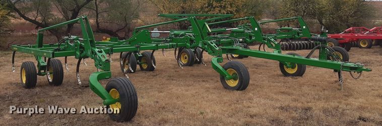 image for item OF9571 John Deere 2410  chisel