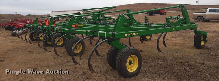 image for item OF9571 John Deere 2410  chisel