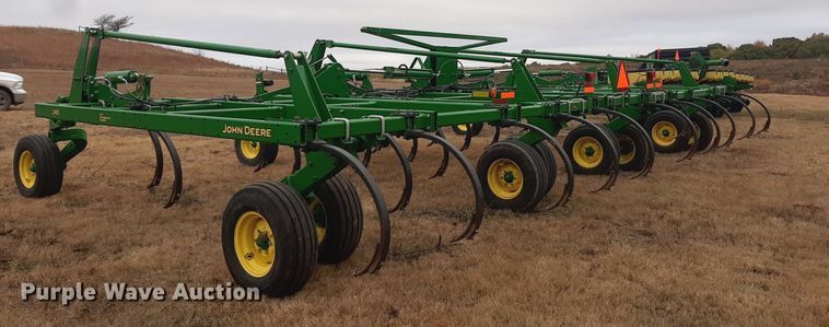 image for item OF9571 John Deere 2410  chisel