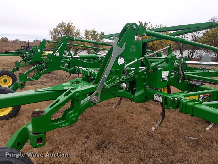 image for item OF9571 John Deere 2410  chisel