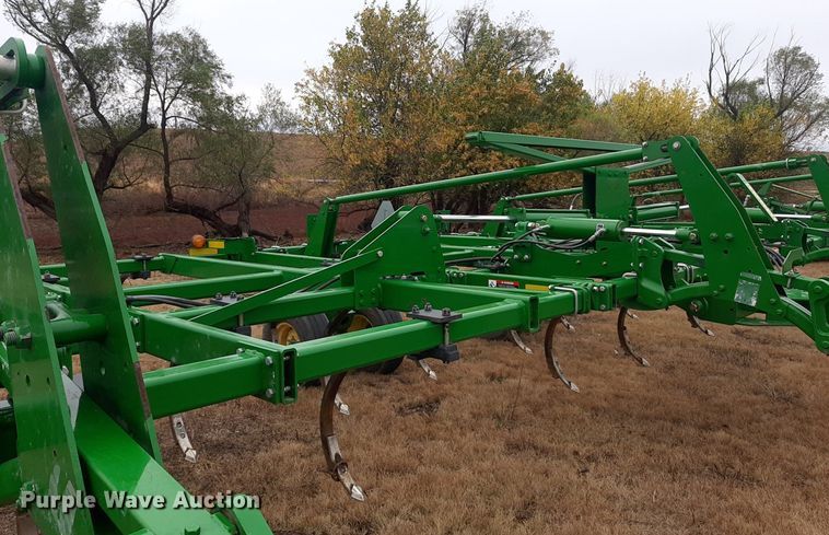 image for item OF9571 John Deere 2410  chisel