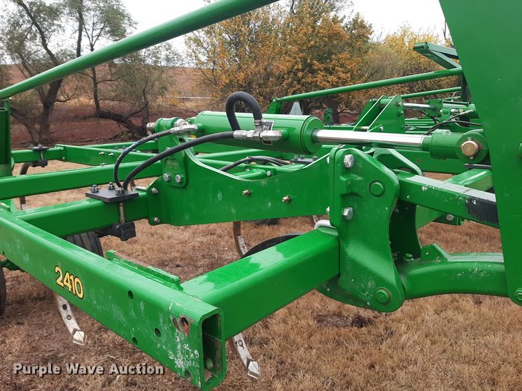 image for item OF9571 John Deere 2410  chisel