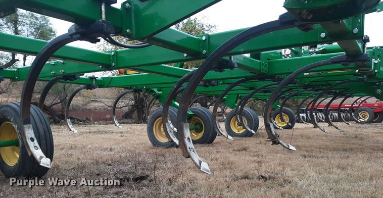 image for item OF9571 John Deere 2410  chisel